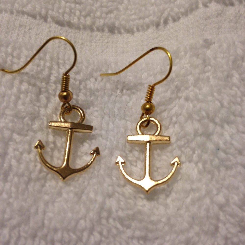 GOLD ANCHOR EARRINGS